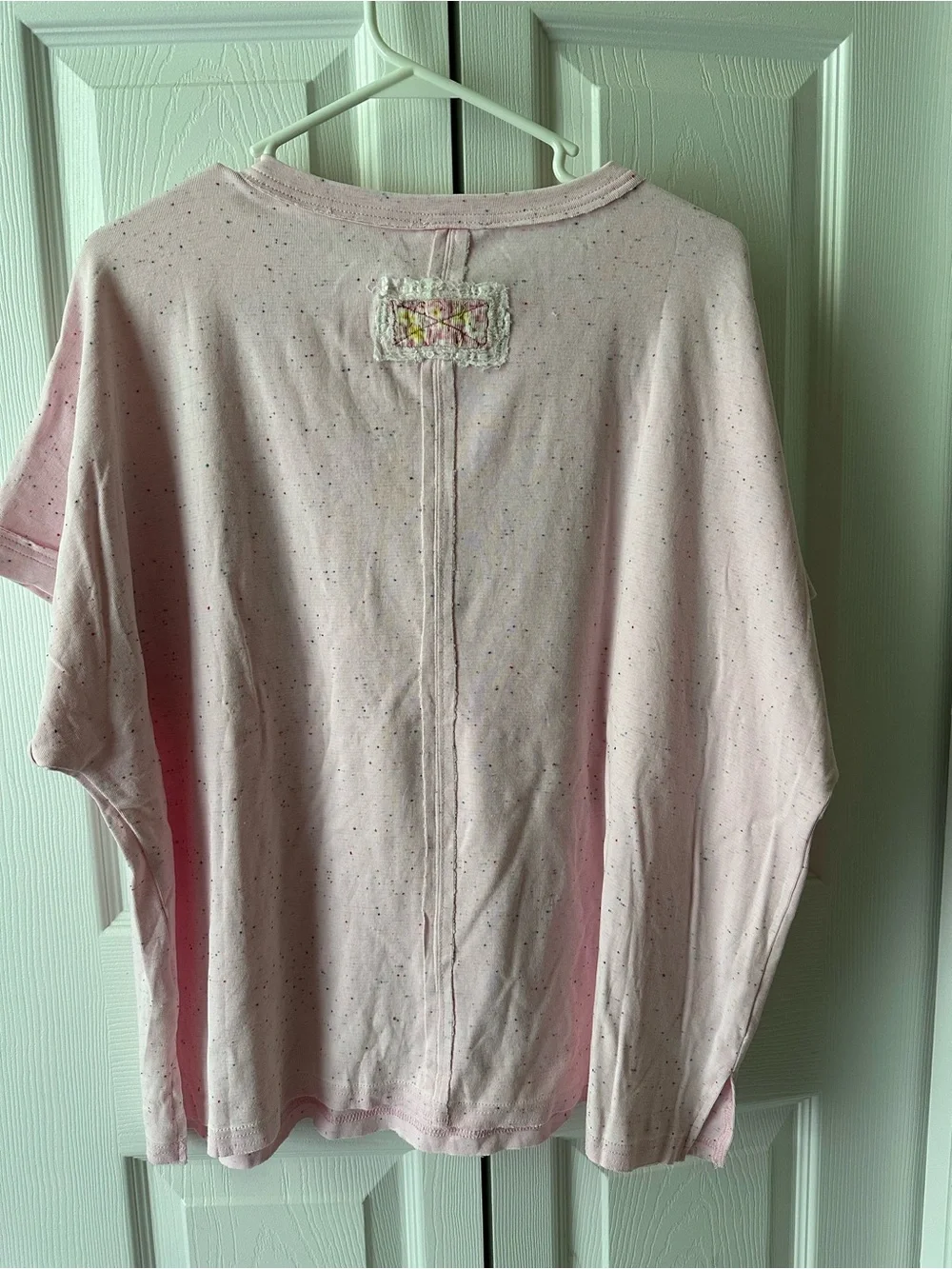 Sage & Fig Pink Bow Appliqué Short Sleeve Top - Picture 4 of 5